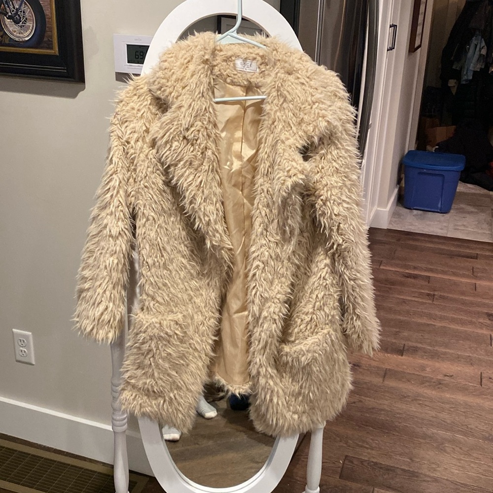 Sage the label plush/fluffy tan coat. Women size XS.